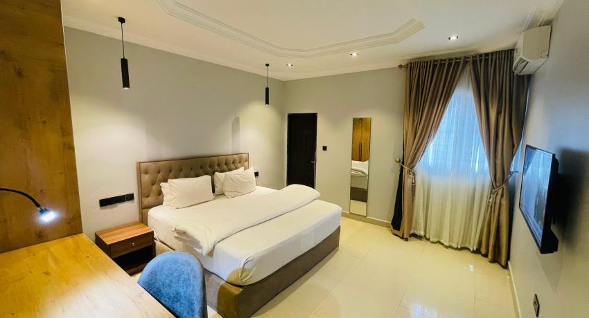 Apartment (Three Bedroom)