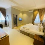 Apartment (Three Bedroom)